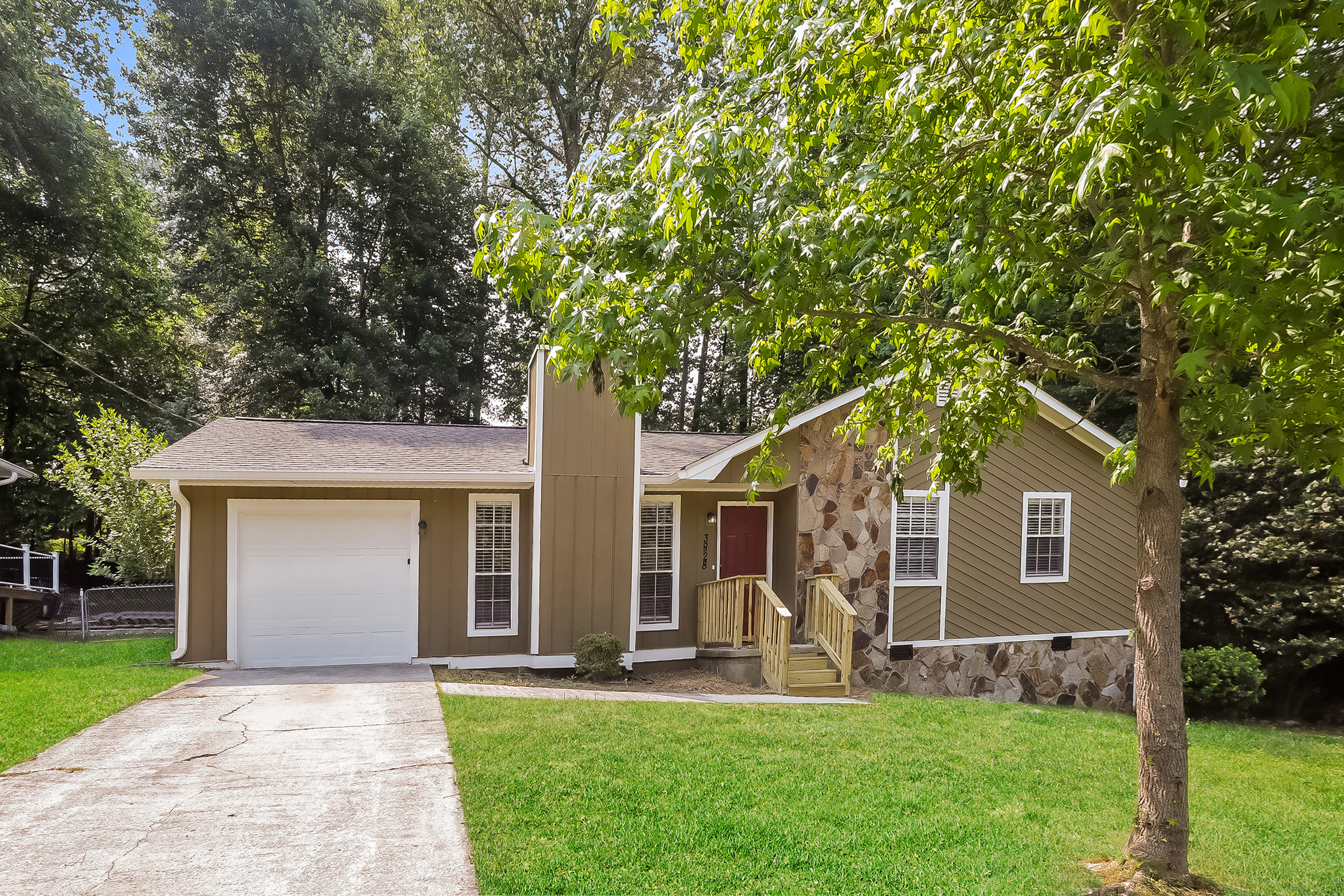 3828 BURNT LEAF LN SNELLVILLE, GA 30039